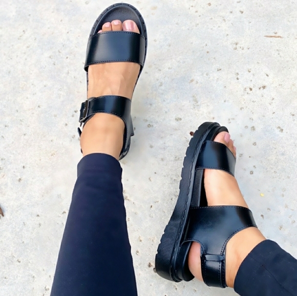 chunky black sandals 90s
